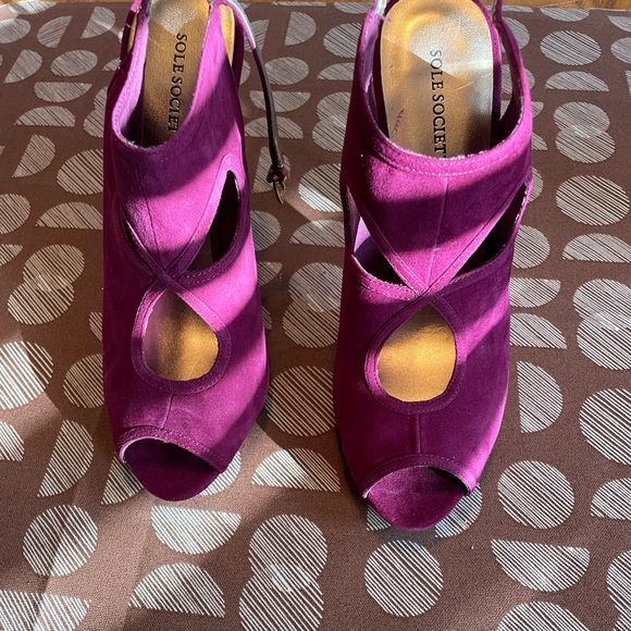 SOLE SOCIETY Women’s Size 8 Fuchsia Suede Cutout High Heel Sandals - Picture 3 of 4